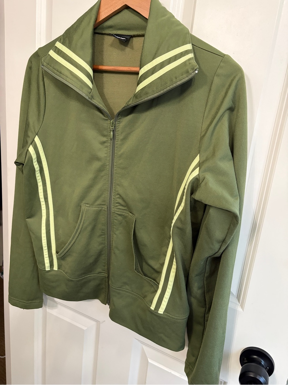 Excellent condition Olive Green Women's Zip-Up Track Jacket size M. So cool. - Picture 2 of 7